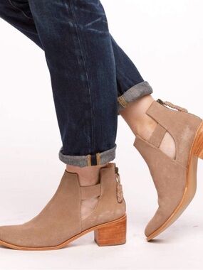 ABLE Suede Ankle Booties Women’s 6.5 Tan Leather Cutout Booties Peru